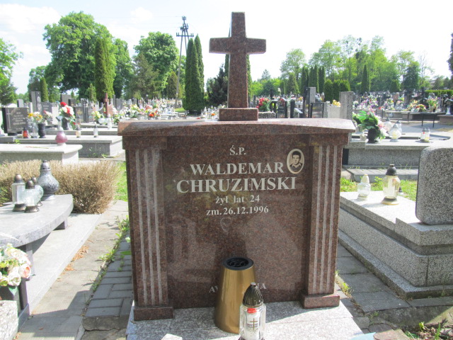 Waldemar Chrudzimski Brzeziny - Grobonet - Wyszukiwarka osób pochowanych