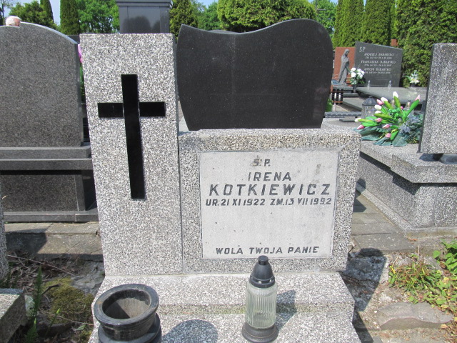 Irena Kotkiewicz 1922 Brzeziny - Grobonet - Wyszukiwarka osób pochowanych