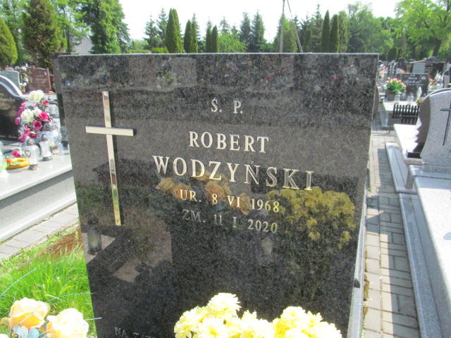 Robert Wodzyński 1968 Brzeziny - Grobonet - Wyszukiwarka osób pochowanych