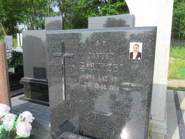 Janusz Bartyzel 1954 Brzeziny - Grobonet - Wyszukiwarka osób pochowanych