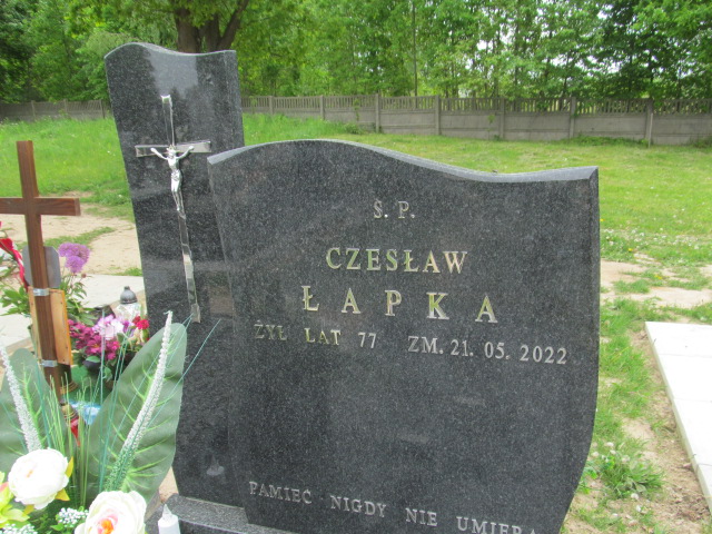 Czesław Łapka 1945 Brzeziny - Grobonet - Wyszukiwarka osób pochowanych