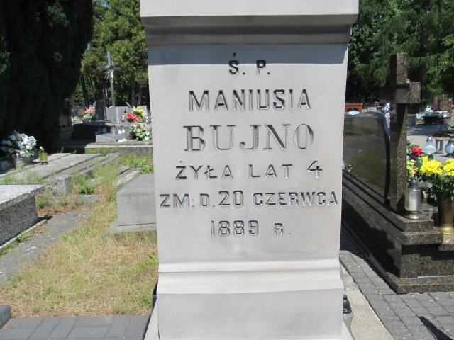 Maniusia Bujno Brzeziny - Grobonet - Wyszukiwarka osób pochowanych